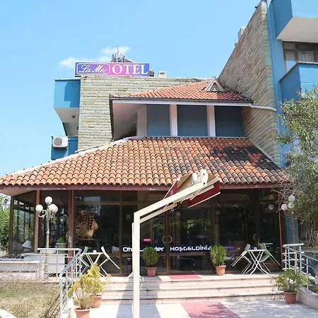 La Akçay Otel