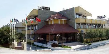 La Akçay Otel 3*